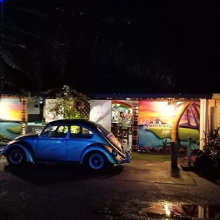 Rainbow Bed N Bfast Hostel Pantai Cenang  Bagian luar foto