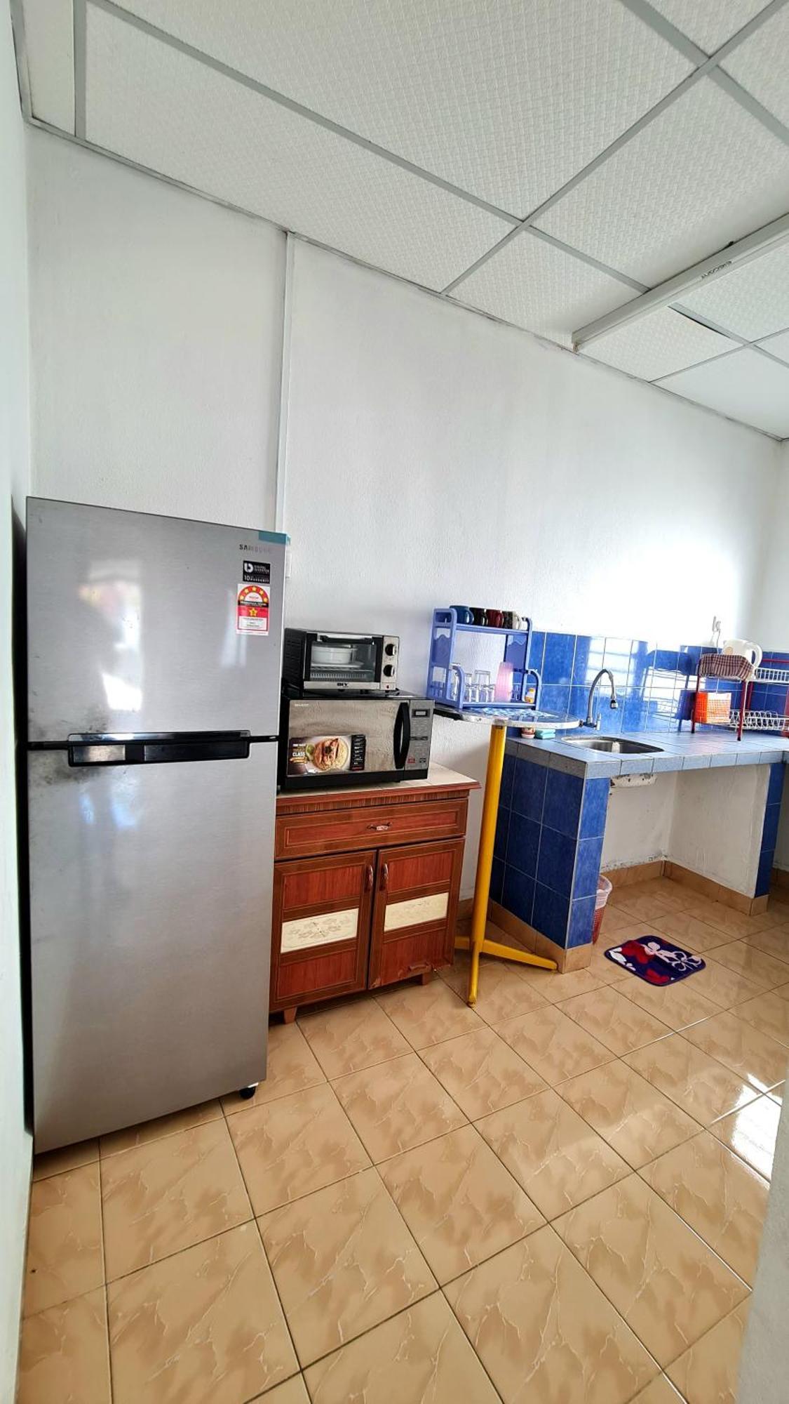 Rainbow Bed N Bfast Hostel Pantai Cenang  Bagian luar foto