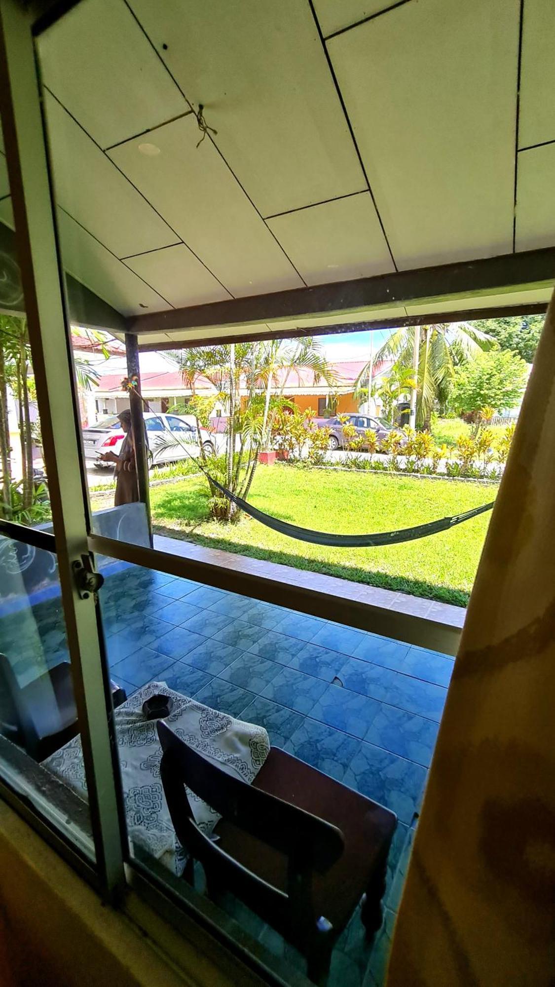 Rainbow Bed N Bfast Hostel Pantai Cenang  Bagian luar foto