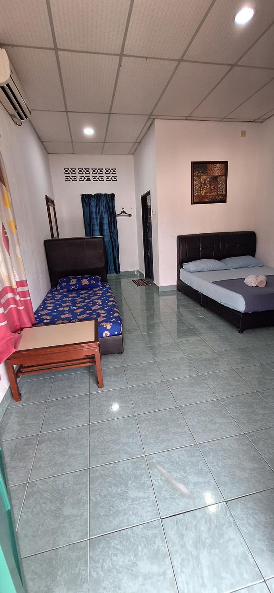 Rainbow Bed N Bfast Hostel Pantai Cenang  Bagian luar foto