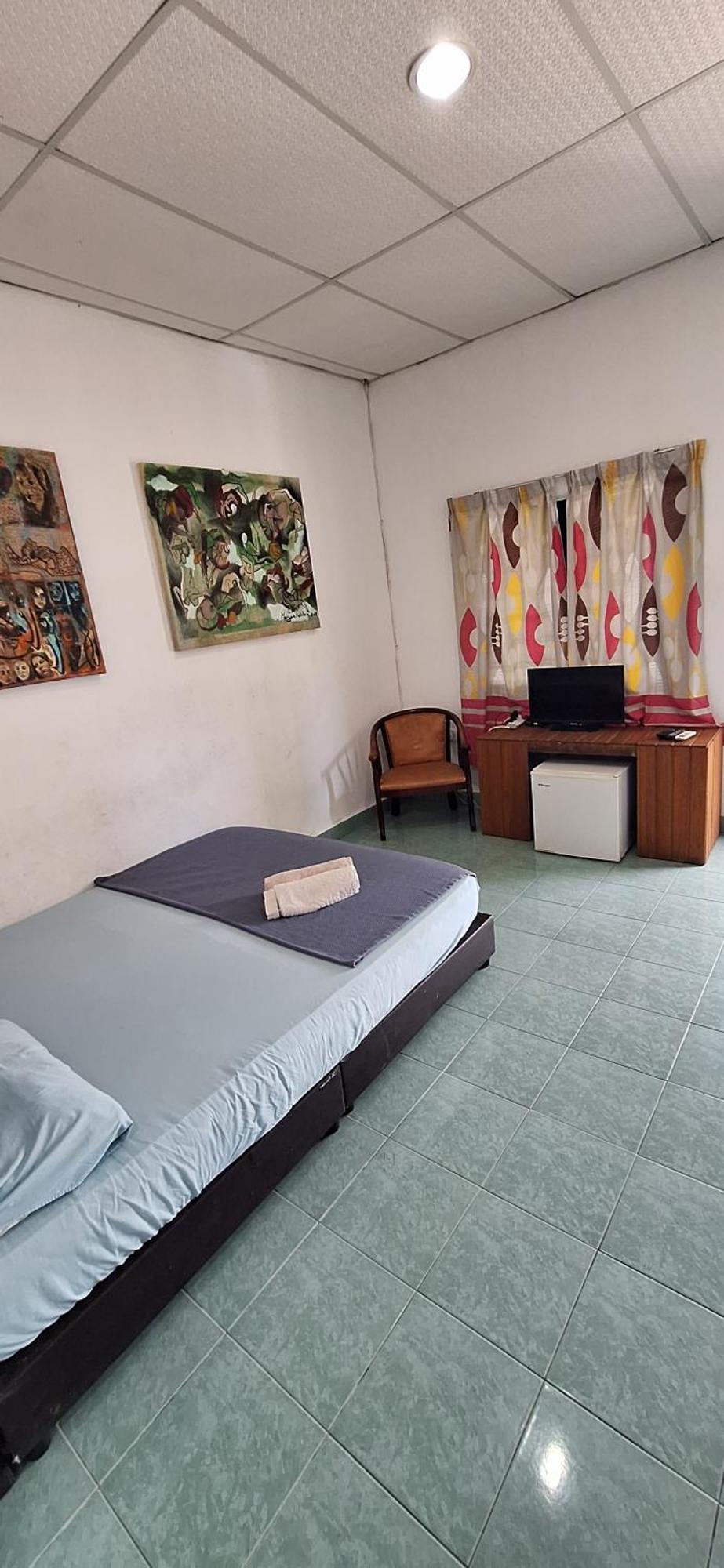Rainbow Bed N Bfast Hostel Pantai Cenang  Bagian luar foto