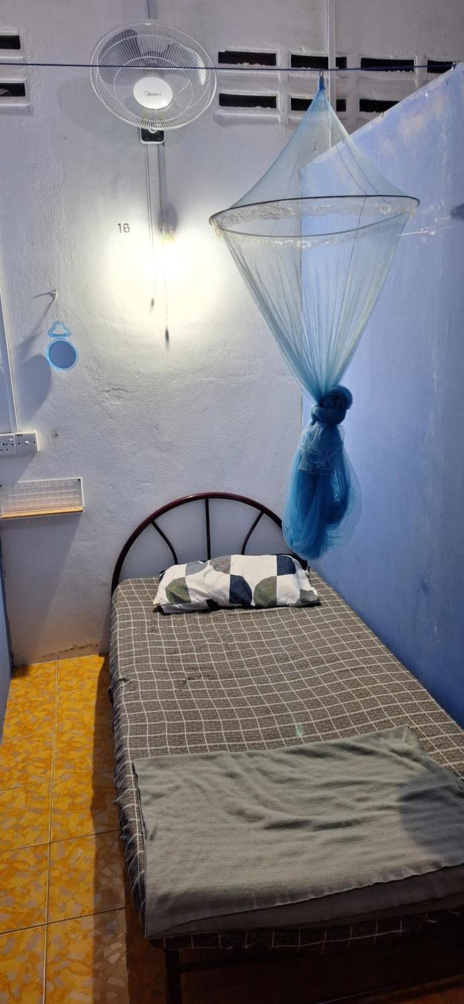 Rainbow Bed N Bfast Hostel Pantai Cenang  Bagian luar foto