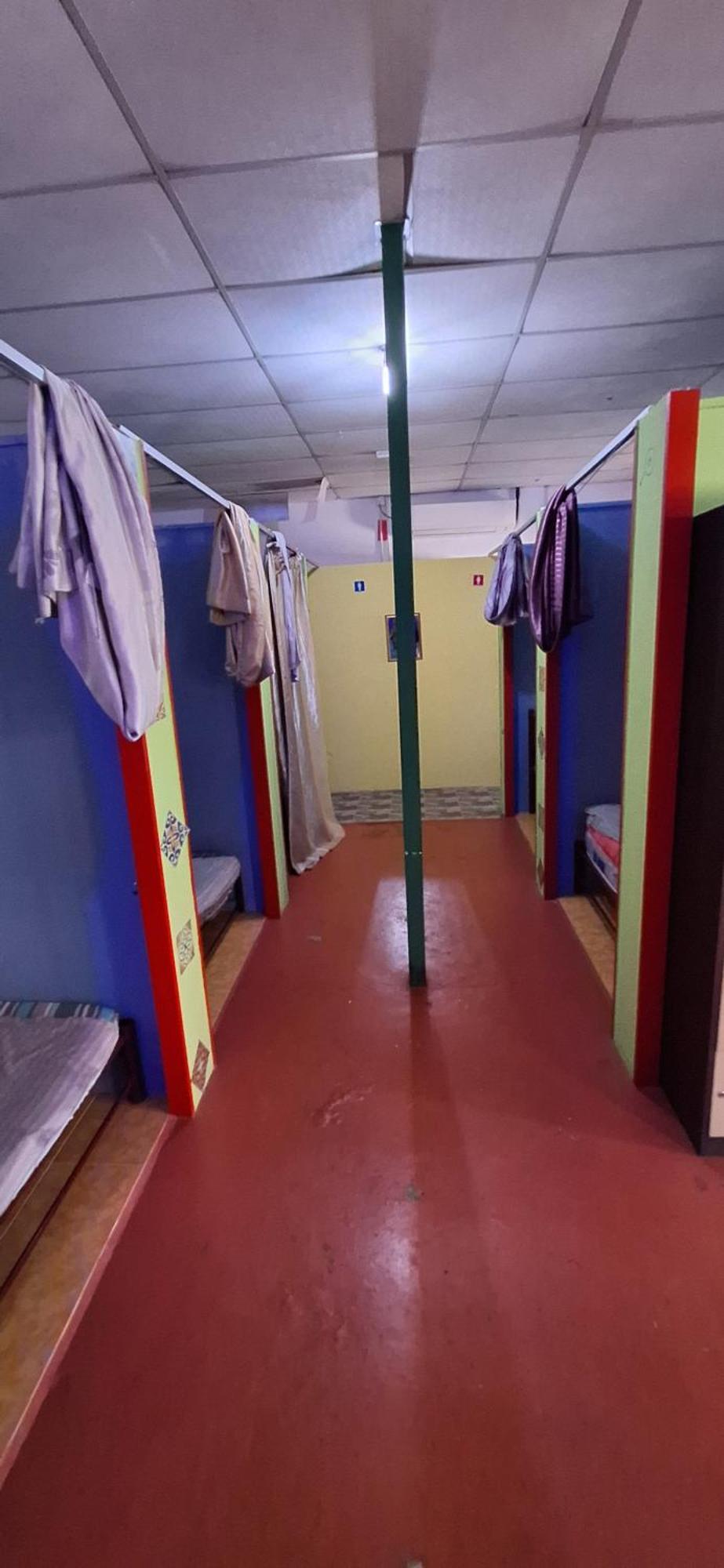 Rainbow Bed N Bfast Hostel Pantai Cenang  Bagian luar foto