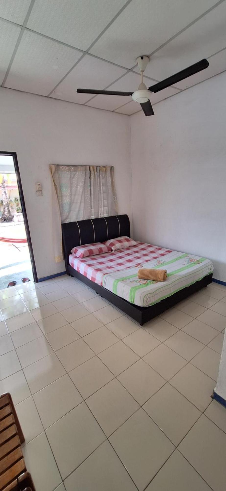 Rainbow Bed N Bfast Hostel Pantai Cenang  Bagian luar foto